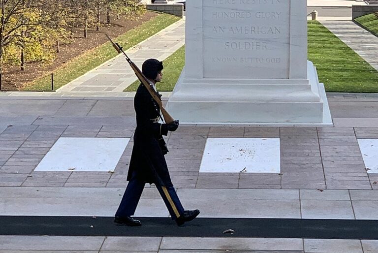 the guard at arlington cemetary