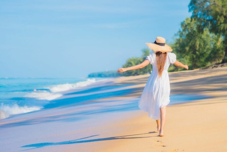 Helpful Tips To Stay Safe When You Travel Solo